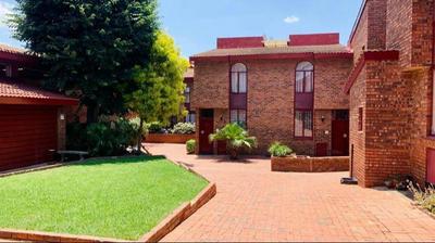 Duplex For Sale in The Hill, Johannesburg